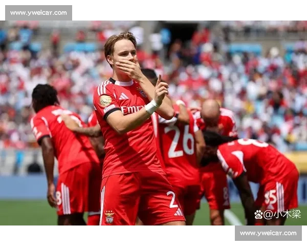 拜仁总监埃贝尔世俱杯期间疯狂工作：凌晨 5 点起床抢人，巴黎天才成头号目标