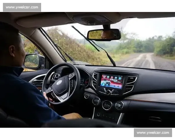 龙游魔鬼赛道突发坠崖事故，车手生死未卜